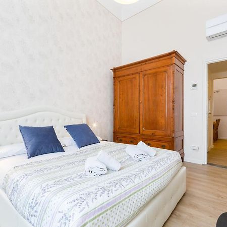 I Renai - Ponte delle Grazie Modern Apartment Firenze Esterno foto